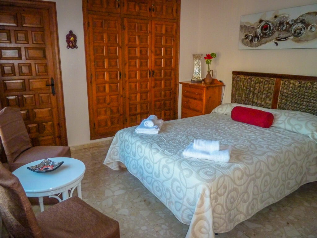 Double bedroom with fitted wardrobes